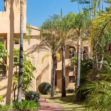Deluxe 2-bedroom With Breathtaking Views Apartment *